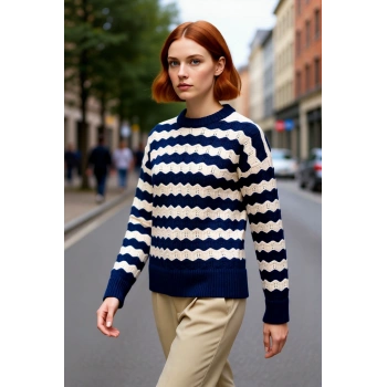 Kadın Lacivert Ekru Rahat Kalıp Bisiklet Yaka Düşük Kol Dalgalı Desenli Orta Kalın Triko Kazak