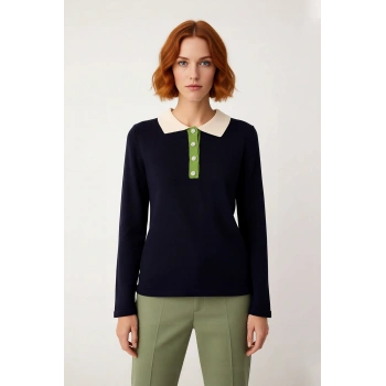 Kadın Lacivert Renk Bloklu Polo Yaka Taş Düğmeli Triko Kazak Kış Sezonu İçin Şık Ve Konforlu Bir