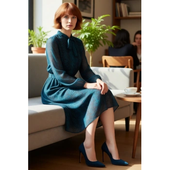 Kadın Midi Şifon Elbise Balon Kol Fular Yaka Skater Kesim Kuşaklı Hayvan Desenli Şık Tasarım