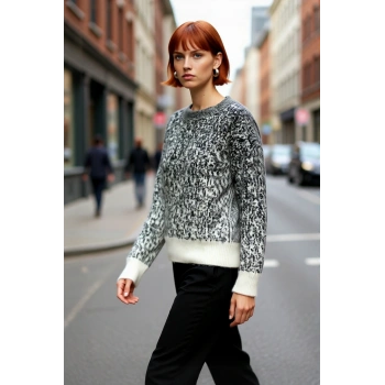 Kadın Modern Bisiklet Yaka Nakışlı Dokulu Kalın Triko Kazak Günlük ve Özel Anlar İçin Şık Seçim