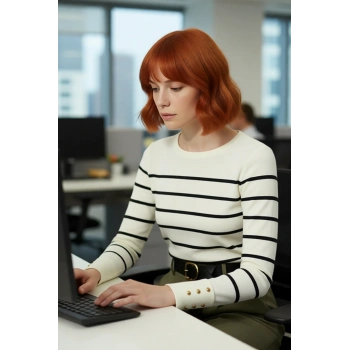 Kadın Modern Ekru Çizgili Bisiklet Yaka Fitted Kesim Triko Kazak İlkbahar Sonbahar Konforu