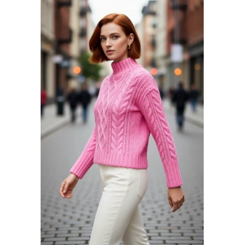 Kadın Oversize Akrilik Triko Saç Örgü Dik Yaka Kazak Soğuk Günler İçin Konforlu ve Şık Seçim