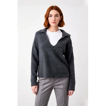 Kadın Oversize Apaş Yaka Triko Kazak Yumuşak Dokulu Standart Kol Kışlık Günlük Şıklık Sunar