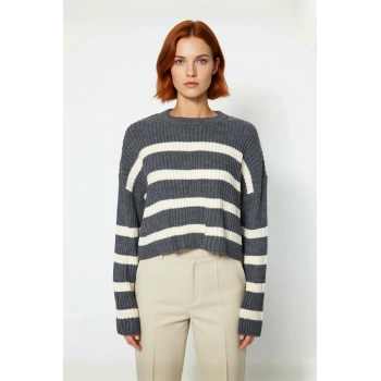 Kadın Oversize Kalıp Gri Çizgili Bisiklet Yaka Crop Triko Kazak Uzun Düşük Kol Detaylı Kaliteli