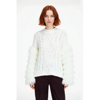 Kadın Oversize Saç Örgü Desenli Düşük Kol Püskül Detaylı Triko Kazak Kış İçin Şık Ve Rahat Seçim