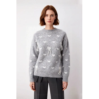 Kadın Oversize Triko Kazak Düşük Kol Bisiklet Yaka Kalp Desenli Soğuk Havalar İçin İdeal Şıklık