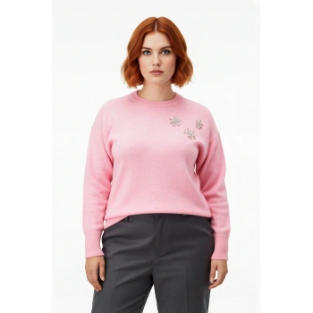 Kadın Pembe Taş Detaylı Regular Kalıp Düşük Kol Bisiklet Yaka Yumuşak Hissiyatlı Kışlık Triko Kazak