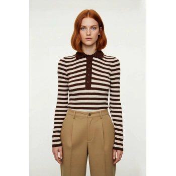 Kadın Polo Yaka Çizgili Fitted Akrilik Triko Kazak İlkbahar Sonbahar İçin Şık ve Konforlu Günlük