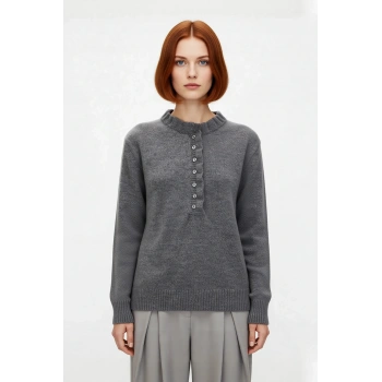 Kadın Regular Kalıp Düğme Detaylı Yaka Yumuşak Dokulu Uzun Kollu Triko Kazak Günlük Şıklık İçin