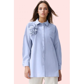 Kadın Regular Kalıp Gömlek Aplike Detayı İle Günlük Şıklık Hafta Sonu Yaz Aylarının Vazgeçilmezi