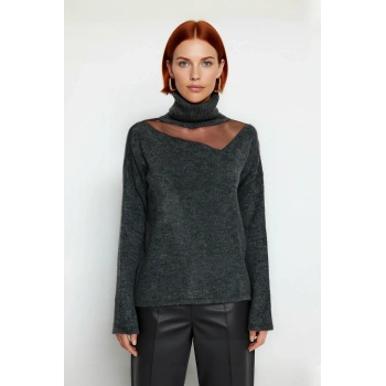 Kadın Regular Kalıp Uzun Kol Choker Yaka Tül Detaylı Triko Kazak Soğuk Havalar İçin Şık Kombinler