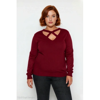 Kadın Regular Kalıp V Yaka Cut Out Detaylı Triko Kazak Standart Kol Basic Düz Desen Günlük Şıklık