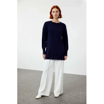 Kadın Relaxed Kesim Bisiklet Yaka İnci Detaylı Uzun Kollu Triko Kazak Günlük Kombinler İçin Şık Bir