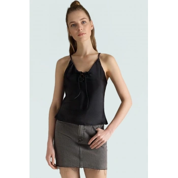 Kadın Saten Askılı Bağcıklı Bluz Rahat Yazlık Günlük Tarz Mükemmel Uyum Şık Görünüm