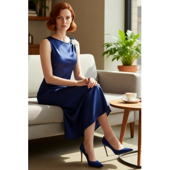 Kadın Şık Asimetrik Yaka Kolsuz A Kesim Polyester Maxi Elbise Zarif Saten Dokusuyla Özel Günler