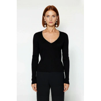 Kadın Siyah İnci Detaylı V Yaka Fitted Triko Kazak Uzun Kollu Kışlık Gündüz Gece Stili Kaliteli
