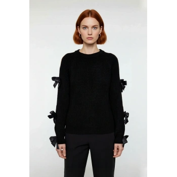 Kadın Siyah Regular Kalıp Omuz Açık Fiyonk Detaylı Triko Kazak Günlük Kombinler İçin Şık Ve Rahat