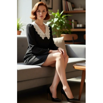 Kadın Siyah Uzun Kollu A Kesim Mini Elbise Zarif Dokuma Kumaş Ve Beyaz Nakış Detaylı Yakasıyla