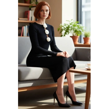 Kadın Siyah Uzun Kollu Bisiklet Yaka Triko Bodycon Maxi Elbise Zarif Gül Detayları ile Konfor