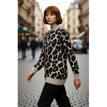 Kadın Soğuk Havalar İçin Relaxed Kalıp Jakar Dokuma Animal Desenli Dik Yaka Triko Kazak Kaliteli