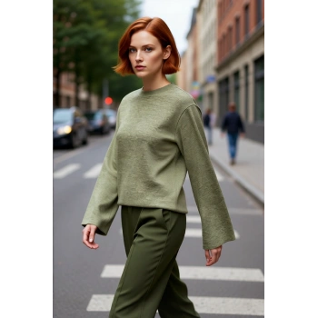 Kadın Sürdürülebilir Akrilik Materyal Regular Kalıp Uzun İspanyol Kol Triko Kazak Kış Modası