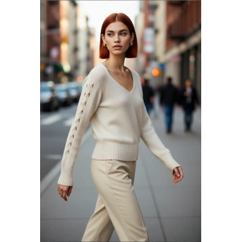 Kadın Uzun Kol Regular Kalıp Ajurlu V Yaka Triko Kazak Rahat Ve Şık Tasarımıyla Her An Yanınızda.