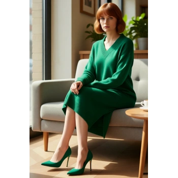 Kadın V Yaka Düz Desen Midi Boy Triko Elbise Rahat Düşük Kol Ve Yırtmaçlı Tasarımıyla Şık Seçim