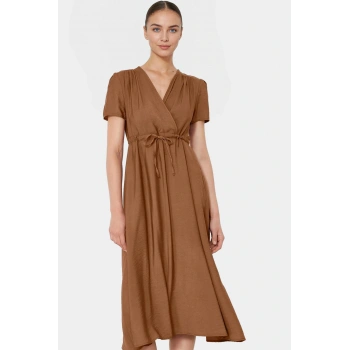 Kadın V Yaka Kısa Kollu Midi Elbise Viskoz Karışımlı Dokuma Kumaş Şık Görünüm Uzun Ömürlü