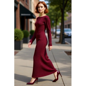 Kadın Vücuda Oturan Maxi Elbise Uzun Kollu Kayık Yaka Sırt Dekolteli Gofre Dokulu Kış Şıklığı