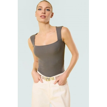 Kadın Yazlık Crop Bluz %100 Polyester Fitted Kalıp Kare Yaka Dayanıklı Malzeme Mükemmel Uyum