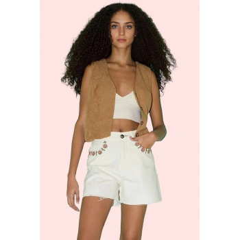 Kadın Yüksek Bel Nakışlı Denim Şort City Short Kalıp Pamuklu Yaz Aylarının Vazgeçilmezi Hafta Sonu