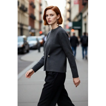 Kadın Yumuşak Dokulu Regular Triko Kazak Bisiklet Yaka Uzun Kollu İnci Detaylı Kış Stili Kaliteli