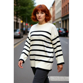 Kadınlar İçin Akrilik Materyalden Üretilen Çizgili Relaxed Kesim Bisiklet Yaka Triko Kazak