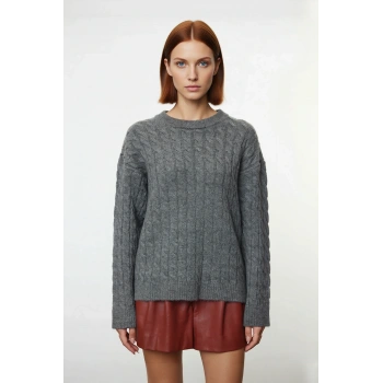 Kadınlar İçin Antrasit Gri Regular Kalıp Saç Örgü Triko Kazak Kış Günleri İdeal Seçim