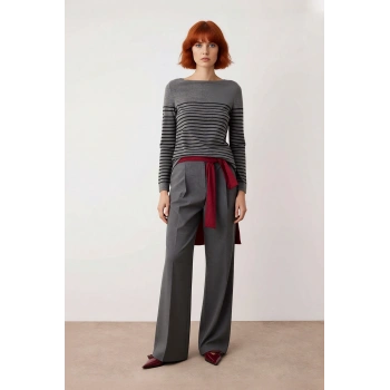 Kadınlar İçin Gri Çizgili Bisiklet Yaka Akrilik Triko Kazak Sonbahar Kış Stilinizi Yükseltin