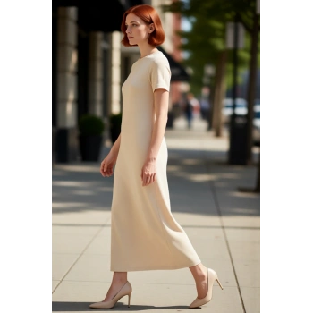 Kadınlar İçin Konforlu Düz Desen Bisiklet Yaka Maxi Boy Örme Elbise Yaz Aylarının Vazgeçilmezi