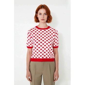 Kadınlar İçin Regular Kalıp Bisiklet Yaka Kısa Kollu Kalp Desenli Akrilik Triko Bluz Modeli