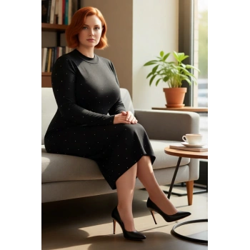 Kadınlara Özel Bodycon Kesim Siyah Triko Elbise Taşlı Detayları ile Midi Boy Uzun Kol Kaliteli