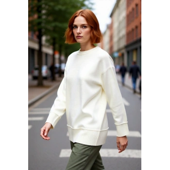 Kadınlara Özel Boxy Kesim Düz Desenli Bisiklet Yaka Triko Kazak Soğuk Havalarda İdeal Seçim