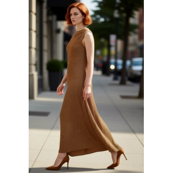 Kadınlara Özel Bürümcük Dokulu Örme Maxi Elbise Şık Kolsuz Tasarımıyla Günlük Rahatlık Sunar