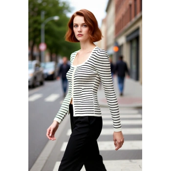 Kadınlara Özel Ekru Çizgili Kare Yaka Triko Bluz Fitted Uzun Kollu %100 Akrilik Zarafeti Kaliteli