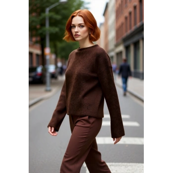 Kadınlara Özel Oversize Kesim Kalın Triko Kazak Soğuk Havalara Uygun Düşük Kol Detaylı Günlük Şıklık