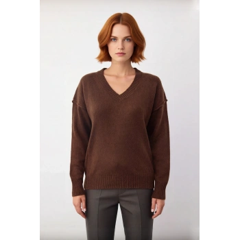 Kadınlara Özel Oversize V Yaka Triko Kazak Düşük Kollu Uzun Boylu Kahverengi Rahat Şıklık Sunar