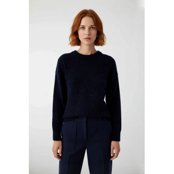 Kadınlara Özel Regular Kalıp Düşük Kol Triko Bisiklet Yaka Kazak Rahat Kış Günleri İçin İdeal Seçim