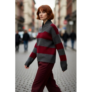 Kadınlara Özel Uzun Kollu Oversize Kesim V Yaka Çizgili Triko Kazak Kışlık Kombinlerin Gözdesi