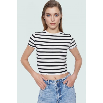 Kısa Kollu Çizgili Örme Bluz Rahat Şık Fitted Kalıp Kaliteli İşçilik Günlük Kullanım İçin