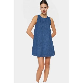 Kısa Kolsuz Denim Elbise Yazın Rahatlığı ve Şıklığı Rahat Şık Modern Stil Görünüm