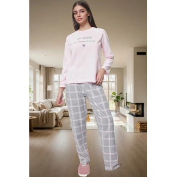 Kışlık Ekoseli Pamuk Pijama Takımı Sıcaklık ve Şıklık Bir Arada Seçkin Malzeme Rahat Şık