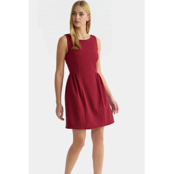 Kolsuz Mini Elbise A Line Kesim Dokuma Kumaş Türk Malı Zarifane Tasarım Şık Görünüm