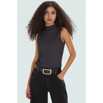 Kolsuz Örme Bluz Dik Yaka Regular Kalıp Renk Yazlık Kaliteli İşçilik Premium Kalite
